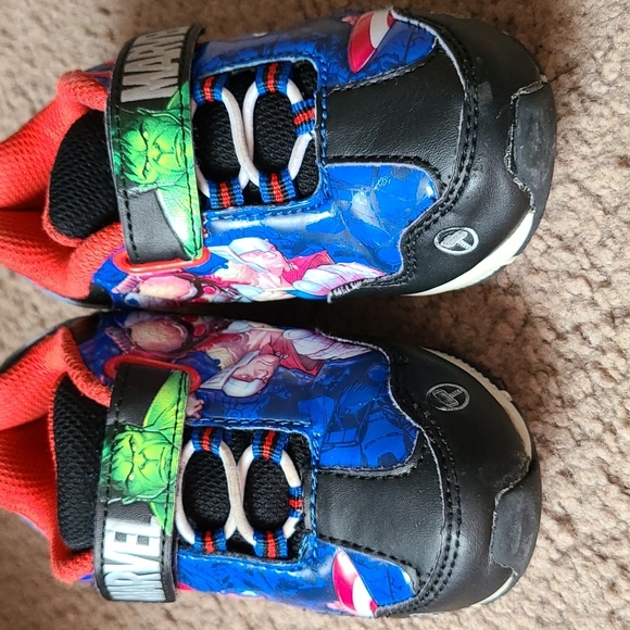 Marvel shoes - Picture 3 of 8